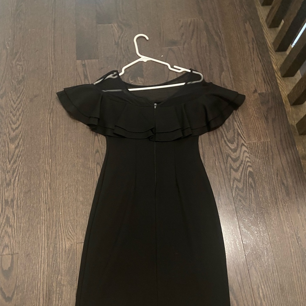 Besutiful black cocktail dress